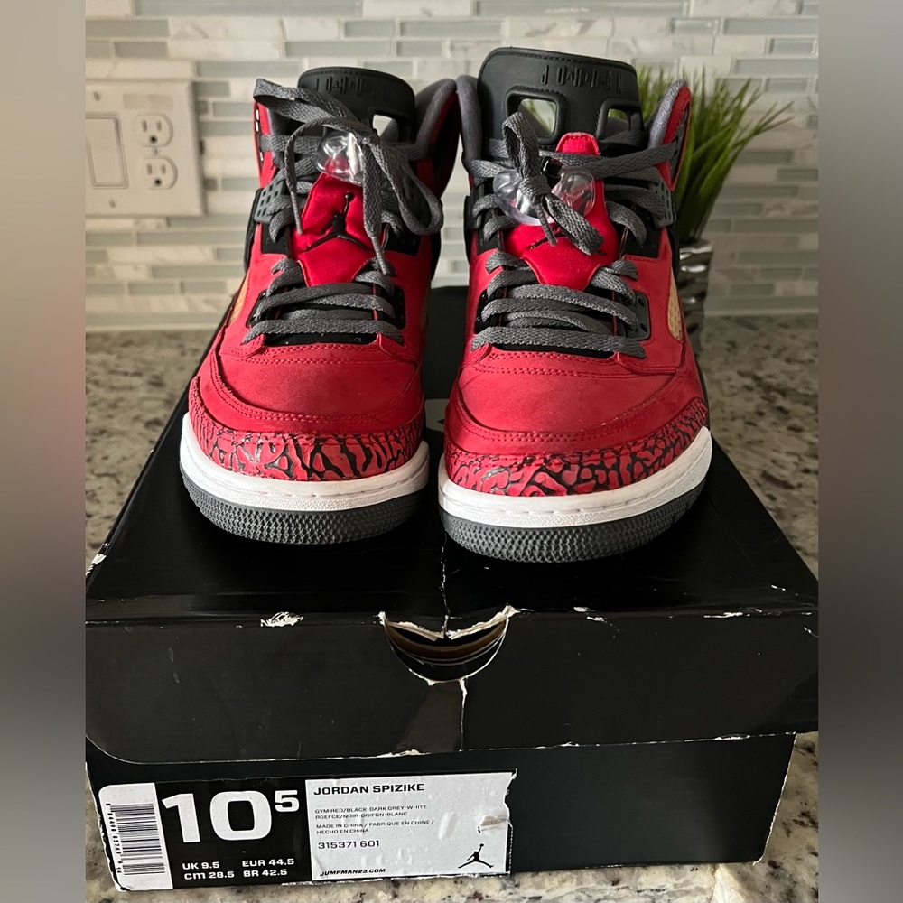 Gently worn Jordan Spizike  - Toro Bravo Size 10.5